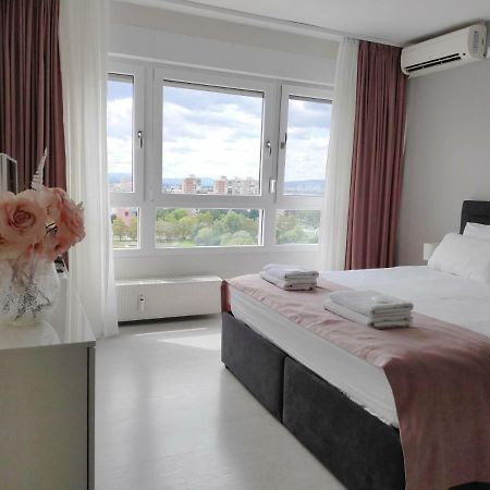 Penthouse “Sky 16” Studio Apartment Ζάγκρεμπ Εξωτερικό φωτογραφία